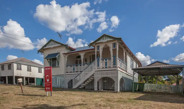 39 Lusitania Street, Newtown QLD 4305