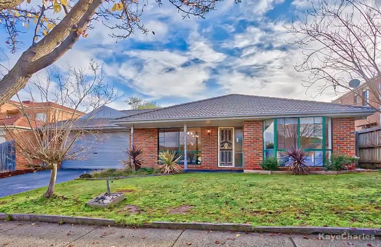 17 McCubbin Way, Berwick VIC 3806