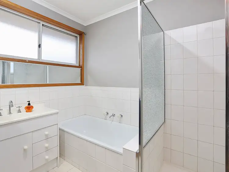Fifth view of Homely unit listing, 2/42-44 Burdoo Drive, Grovedale VIC 3216
