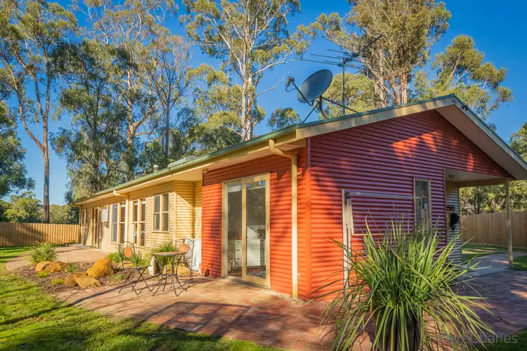 26 View Hill Road, Cockatoo VIC 3781