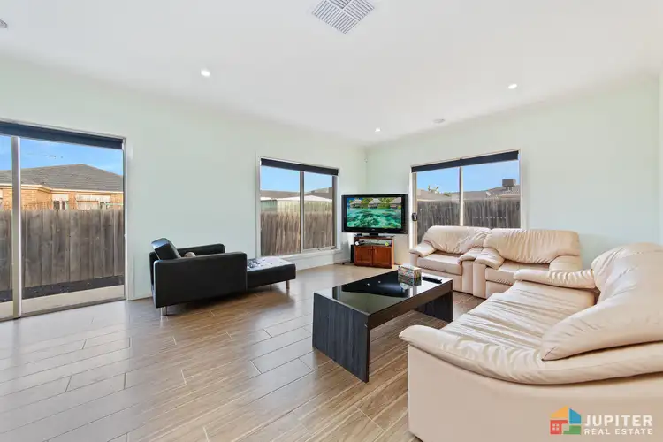 2/8 Gallop Court, Truganina VIC 3029