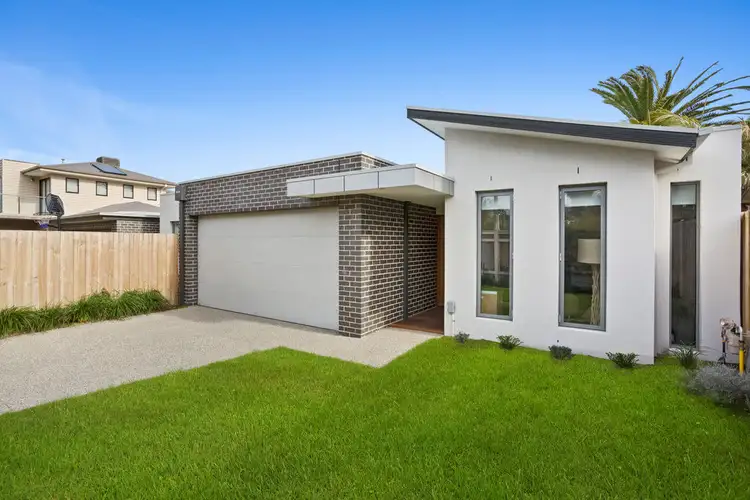 12 Donald Street, Rosebud VIC 3939