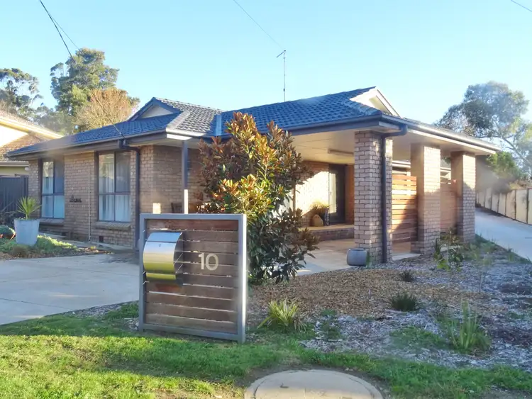 10 Sainsbury Court, Mount Clear VIC 3350