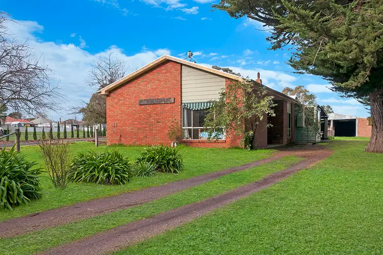 7 Lewis Street, Hamilton VIC 3300