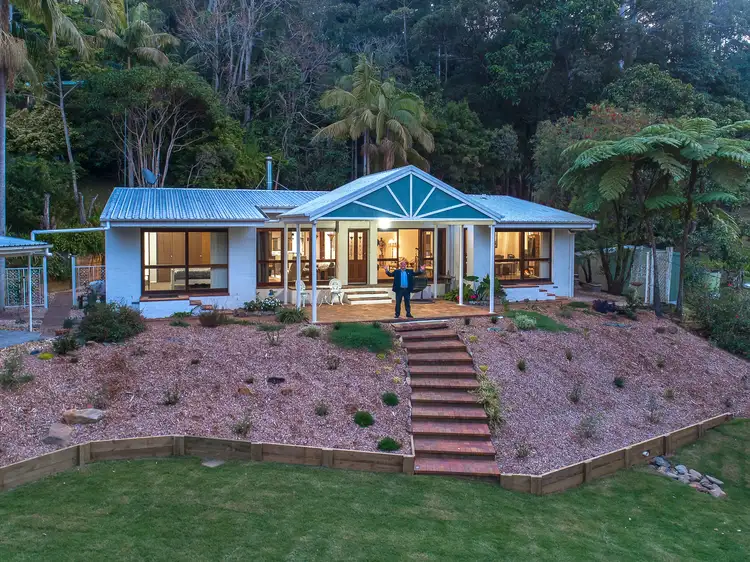 84 Kinabalu Drive, Tamborine Mountain QLD 4272
