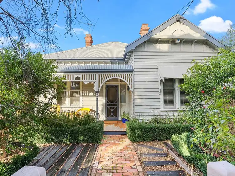 39 Lawton Avenue, Geelong West VIC 3218