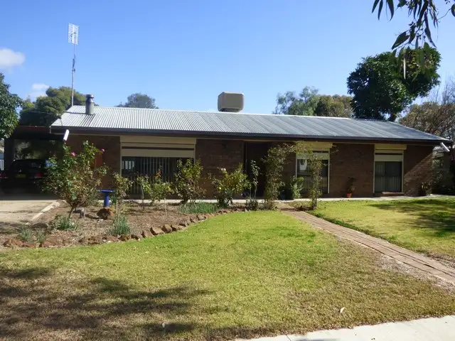 24 Brougham Street, Moulamein NSW 2733