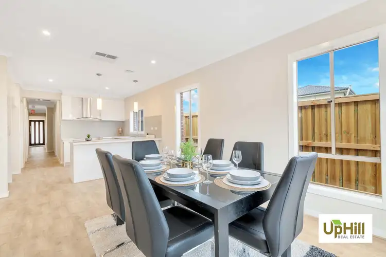 21 SWALLOWTAIL AVENUE, Clyde North VIC 3978