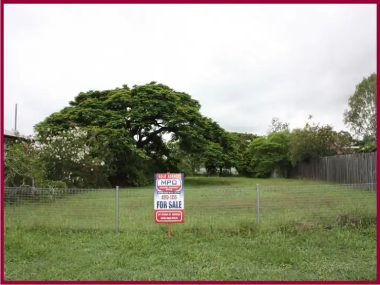 8 Lloyd Street, Mareeba QLD 4880
