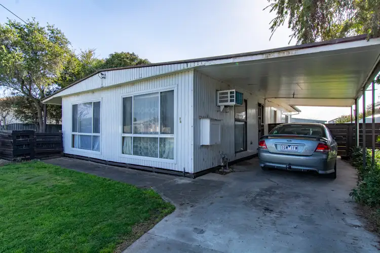 32 Mathoura Street, Horsham VIC 3400