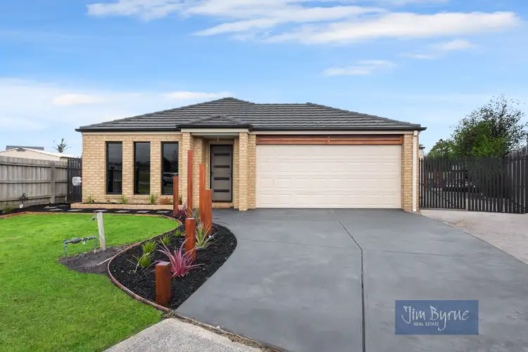 13 THORNBILL CIRCUIT, Pakenham VIC 3810