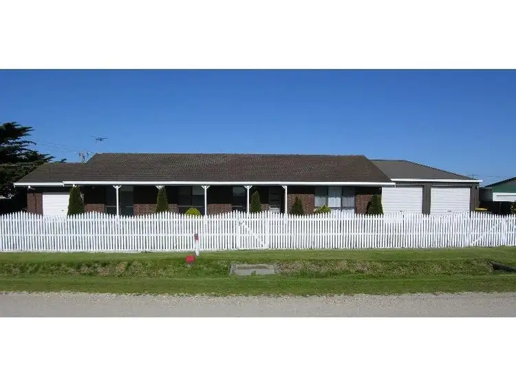 83 Main Road, Seaspray VIC 3851