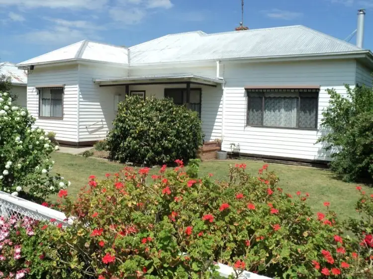 2 Clifford Street, Hamilton VIC 3300