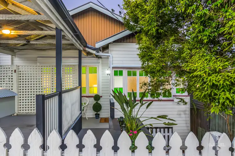 31 Tenth Avenue, Windsor QLD 4030