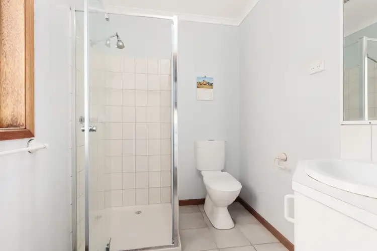 Fifth view of Homely house listing, 4 Hayes Drive, Warragul VIC 3820
