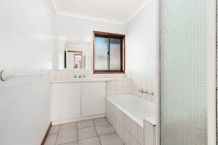 Seventh view of Homely house listing, 4 Hayes Drive, Warragul VIC 3820