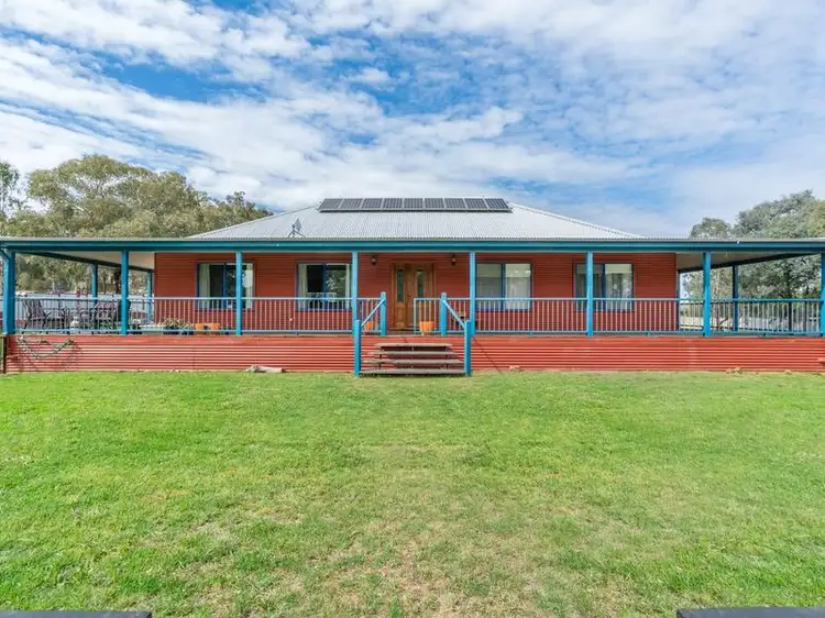 12 Packham Drive, Manildra NSW 2865