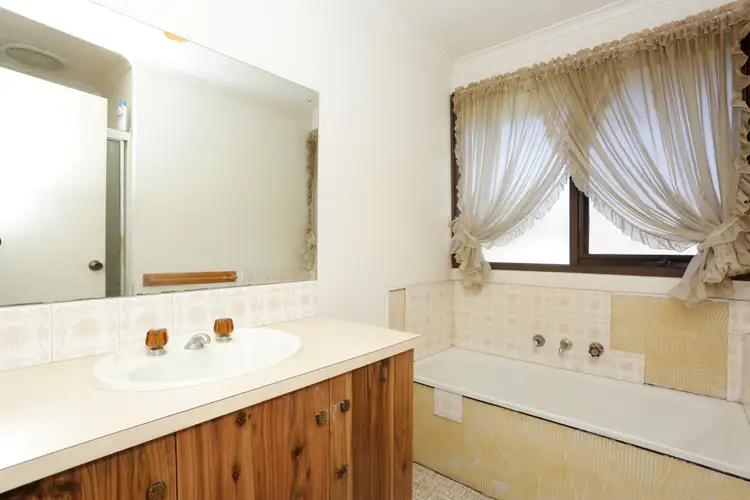 Fifth view of Homely house listing, 8 Tranquil Place, Thomastown VIC 3074