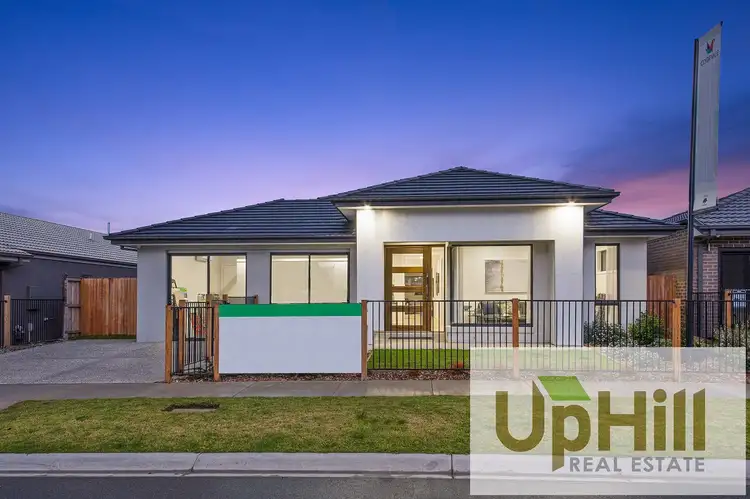28 MURPHY STREET, Clyde North VIC 3978
