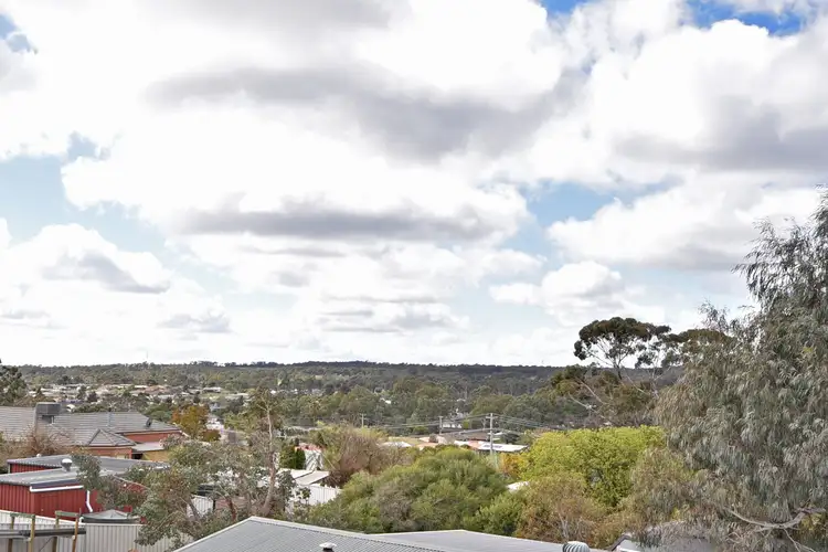 Fifth view of Homely house listing, 5 Timberview Terrace, Kangaroo Flat VIC 3555