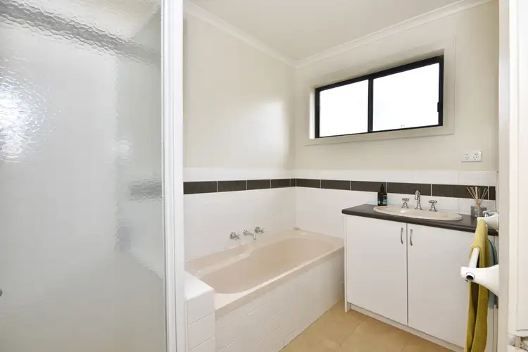 Sixth view of Homely house listing, 5 Timberview Terrace, Kangaroo Flat VIC 3555