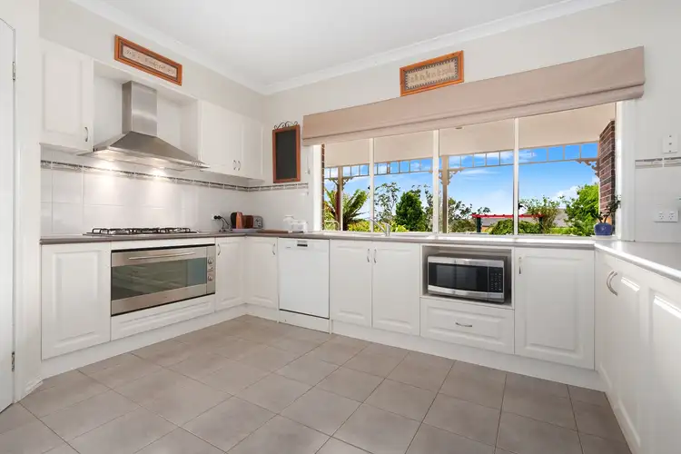 Fifth view of Homely house listing, 42 Kamanari Court, Drouin VIC 3818