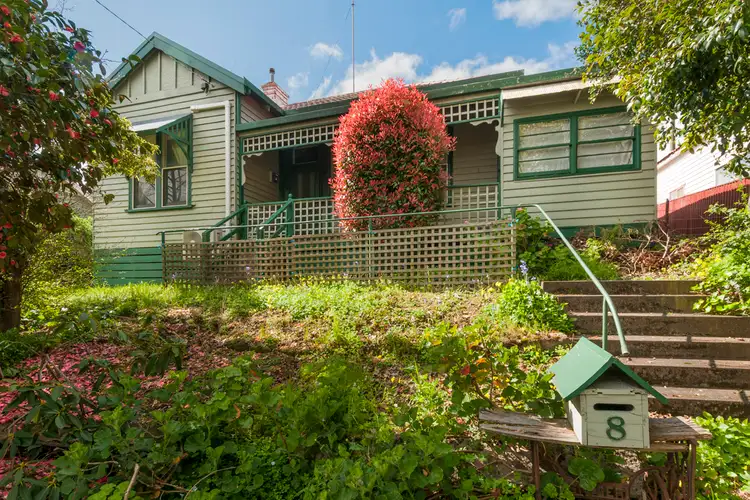 8 Burns Street, Hamilton VIC 3300