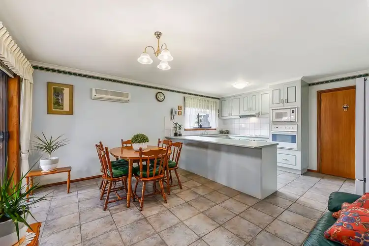 Sixth view of Homely house listing, 8 Winfield Court, Mount Gambier SA 5290