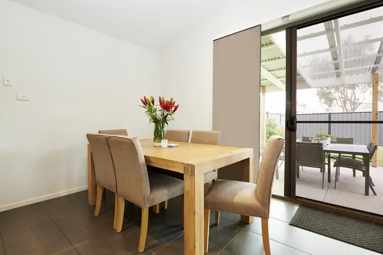 Fifth view of Homely house listing, 2 Viewrise Walk, Craigieburn VIC 3064