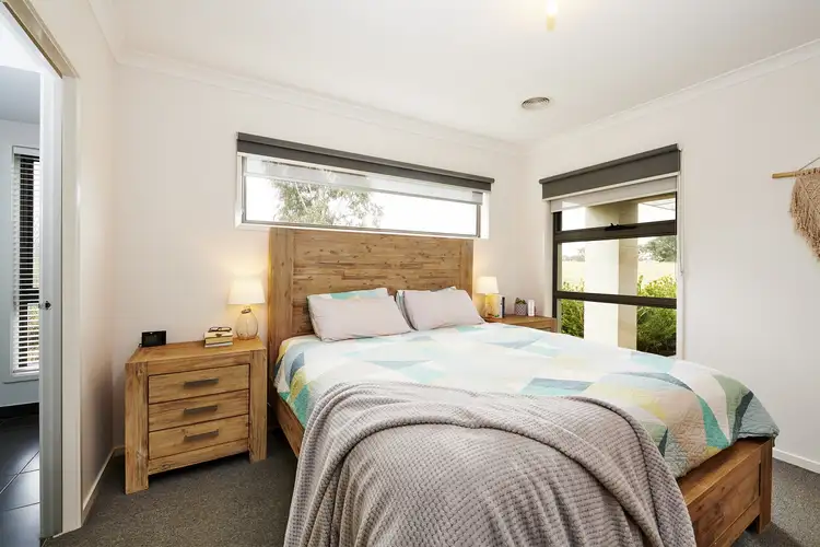 Sixth view of Homely house listing, 2 Viewrise Walk, Craigieburn VIC 3064