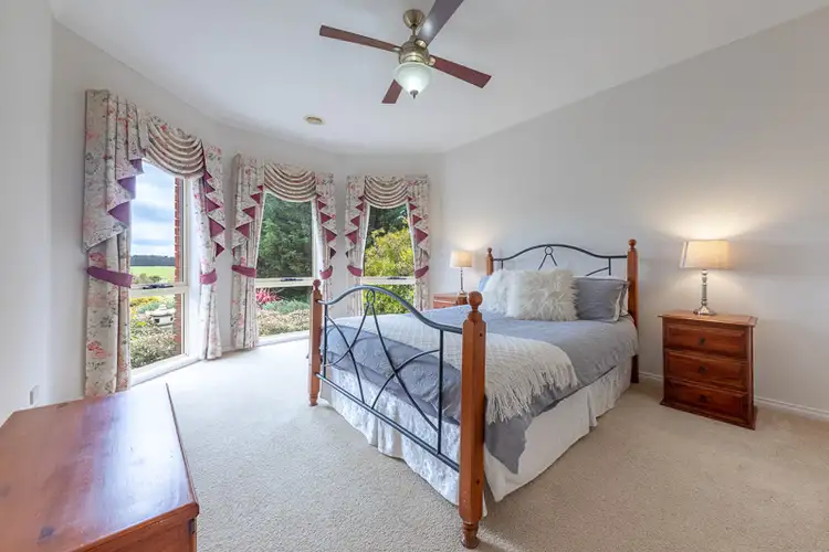 Sixth view of Homely house listing, 2 Larissa Close, Romsey VIC 3434