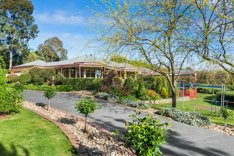 9 Quentin Court, Drouin VIC 3818