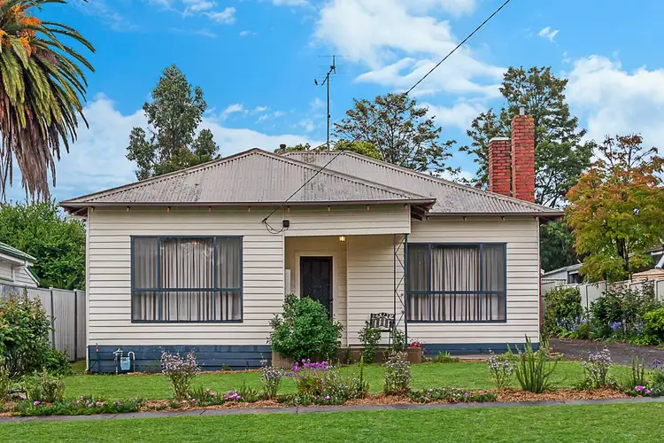 21 Smith Street, Hamilton VIC 3300