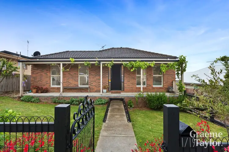 1/19 Montpellier Drive, Highton VIC 3216