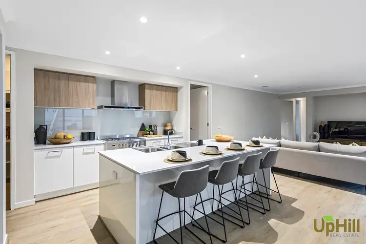 17 DESTINY DRIVE, Cranbourne North VIC 3977