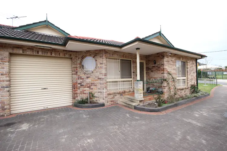 1/68 Greenacre Road, Greenacre NSW 2190
