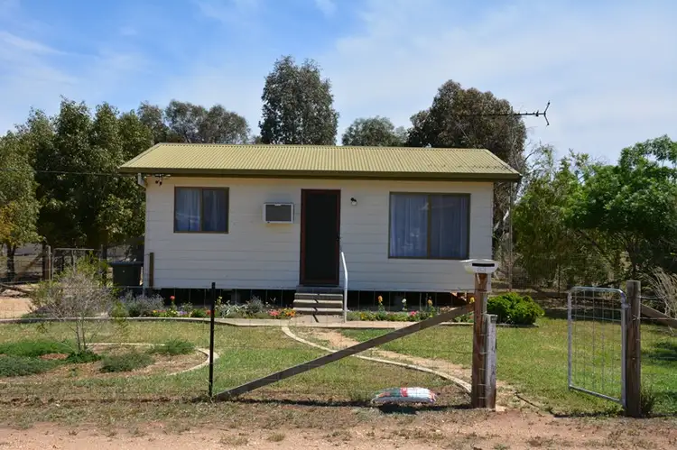 83 Princess Street, Urana NSW 2645