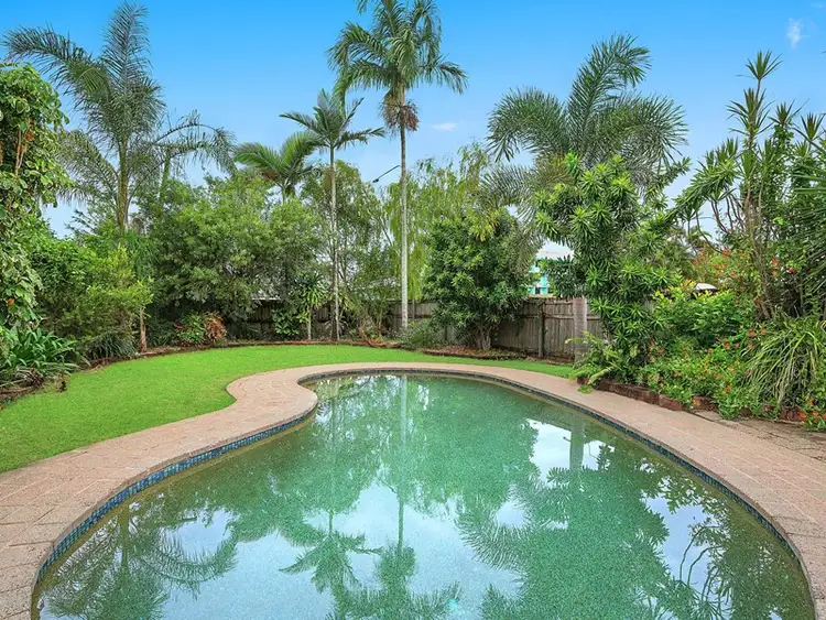 5/235-237 Mcleod Street, Cairns North QLD 4870