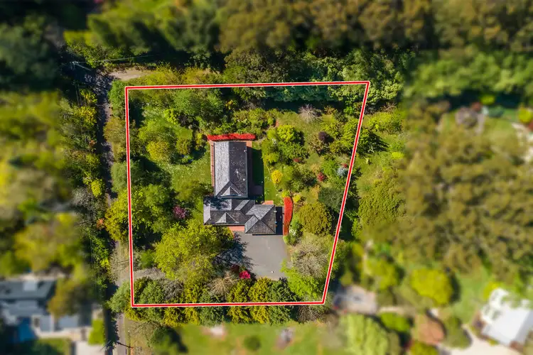 16 Coggers Lane, Mount Macedon VIC 3441
