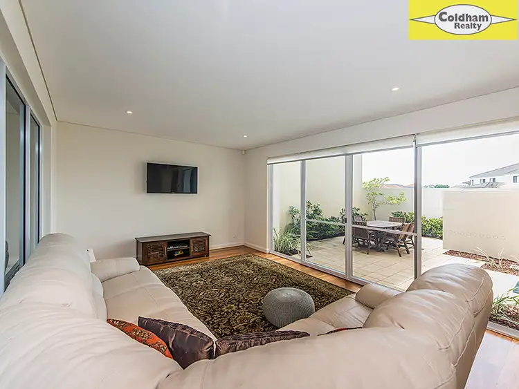 Fifth view of Homely townhouse listing, 5/12 Sonnet Close, Woodlands WA 6018