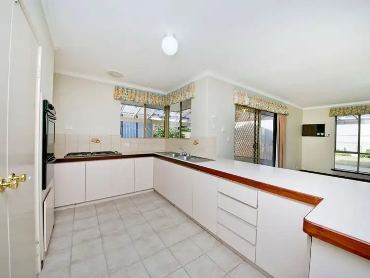 Sixth view of Homely house listing, 10 Wells Court, Noranda WA 6062