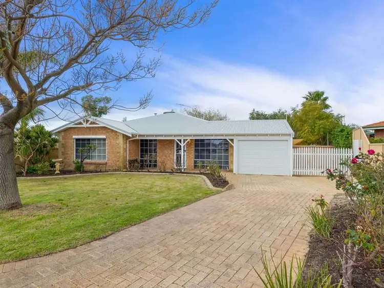 18 Drevon Place, Marangaroo WA 6064