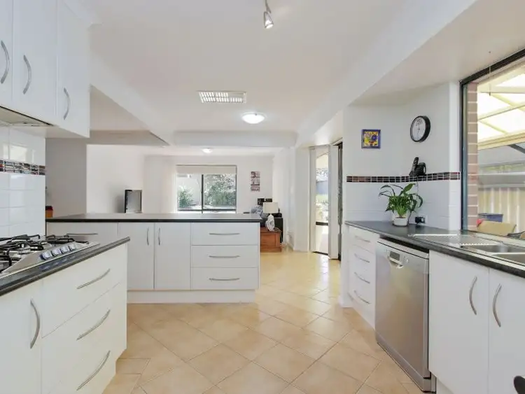 34 Fenchurch Street, Alexander Heights WA 6064