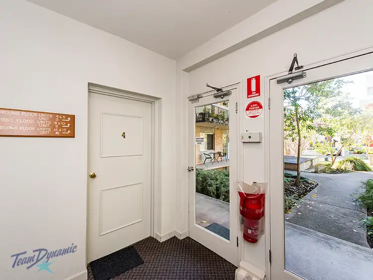 4/11 Outram Street