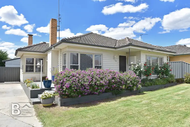 Main view of Homely house listing, 5 Graham Street, Kangaroo Flat VIC 3555