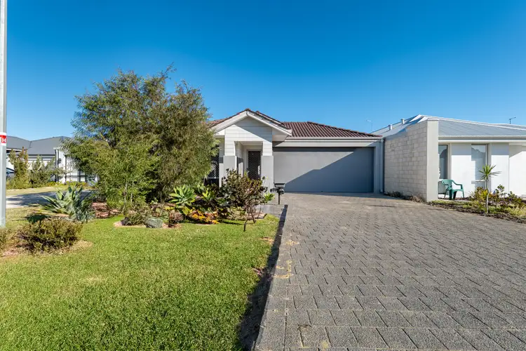 11 Aquila Loop, Piara Waters WA 6112