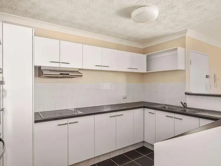 Fifth view of Homely unit listing, 6/15 Jubilee Avenue, Broadbeach QLD 4218