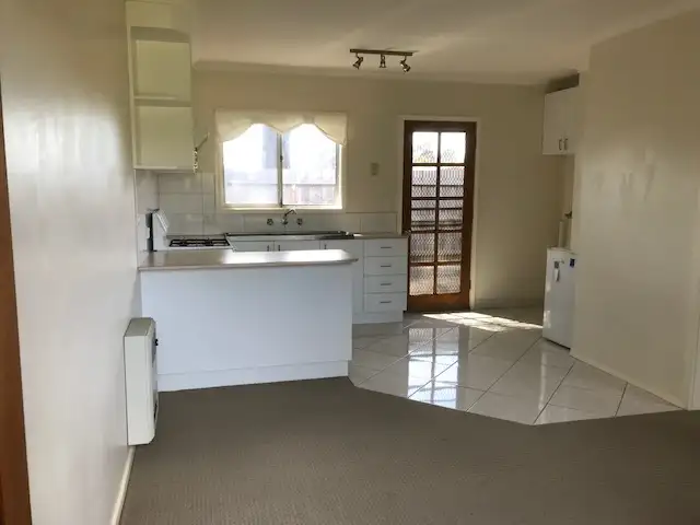 Main view of Homely unit listing, 4 /10 Rolland Street, Sale VIC 3850