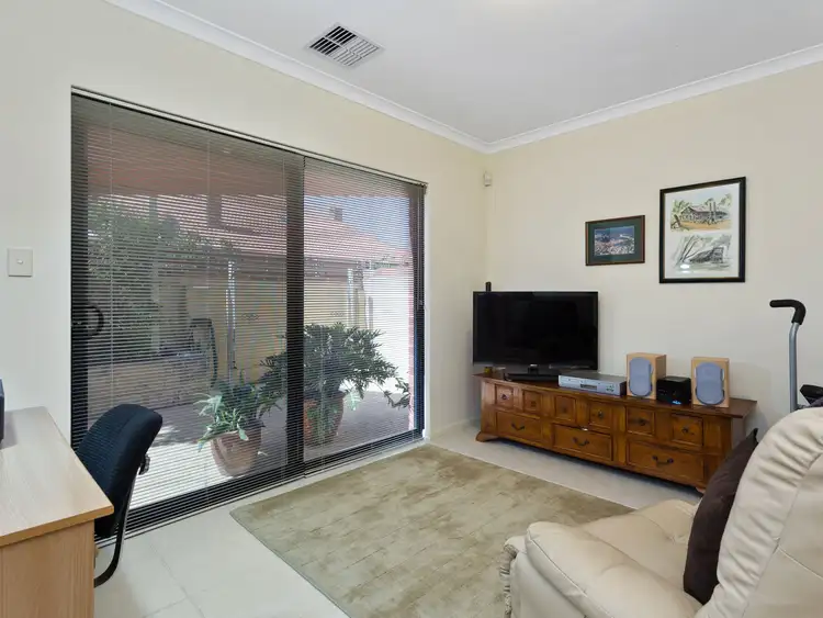 Sixth view of Homely house listing, 4 Delamere Lane, Beaconsfield WA 6162