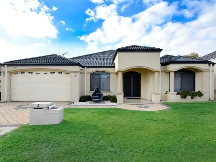 18 Tullow Gardens, Darch WA 6065